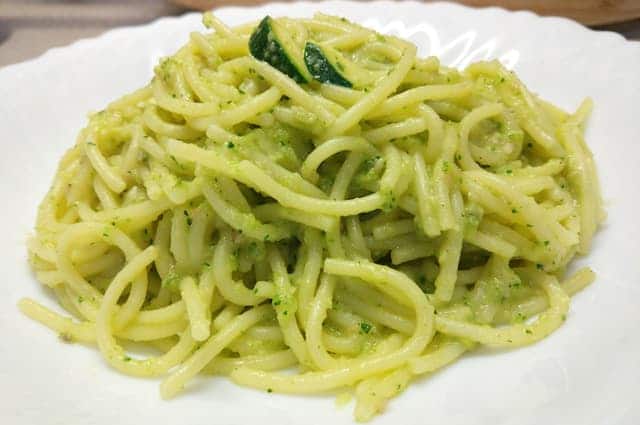Spaghetti alla crema di zucchine, sesamo e chia 